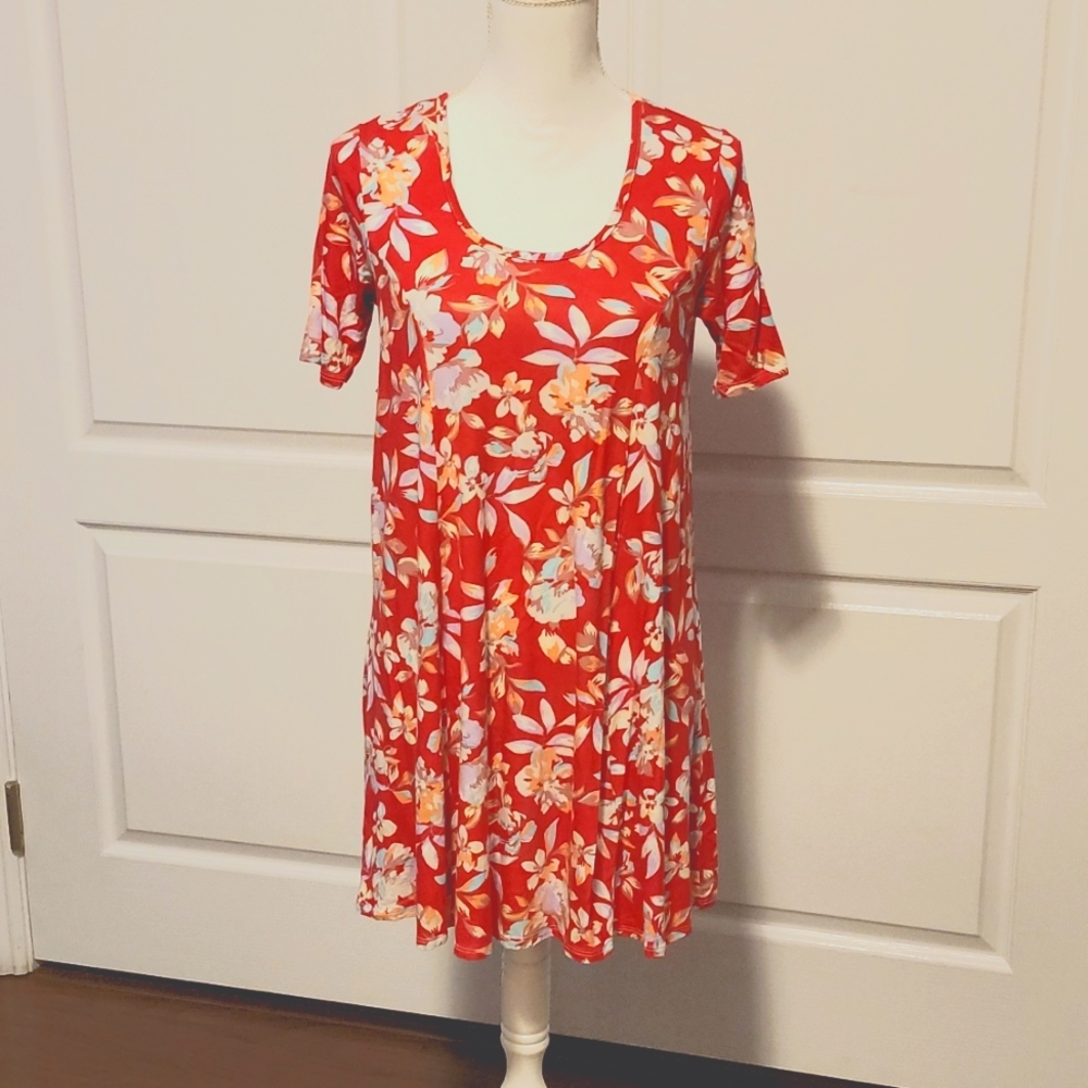 Loveappella dress, size med, deep pink with flowers, just above knee